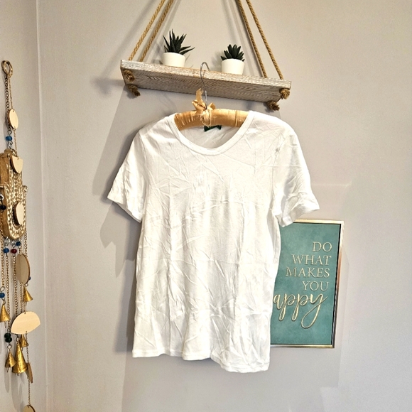 👕 2/$20 United colors of Benetton Tee - Picture 2 of 3